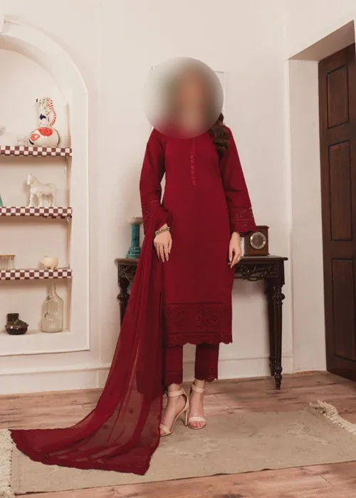 Geet Maroon