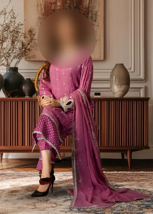 Deeya Mauve
