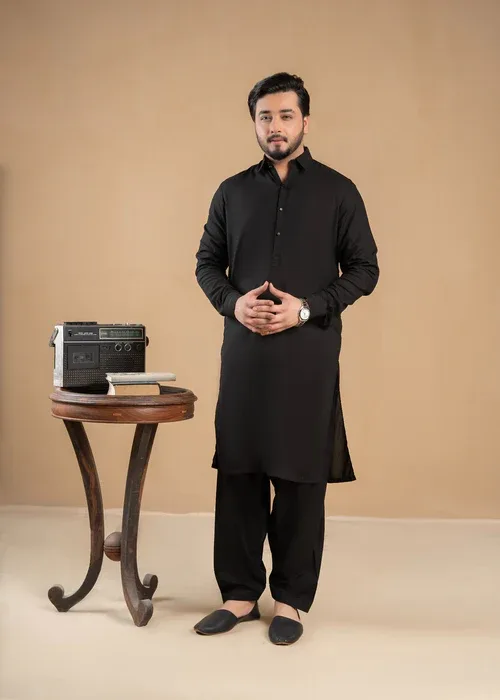 Black shalwar kamiz