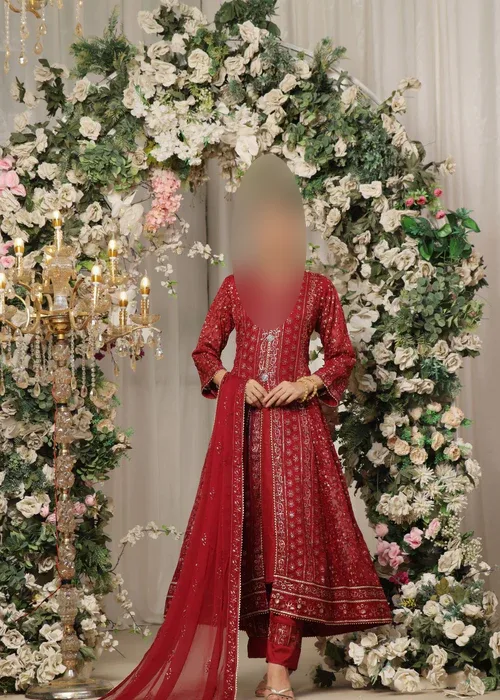 Noor-e-Nazakat Maroon
