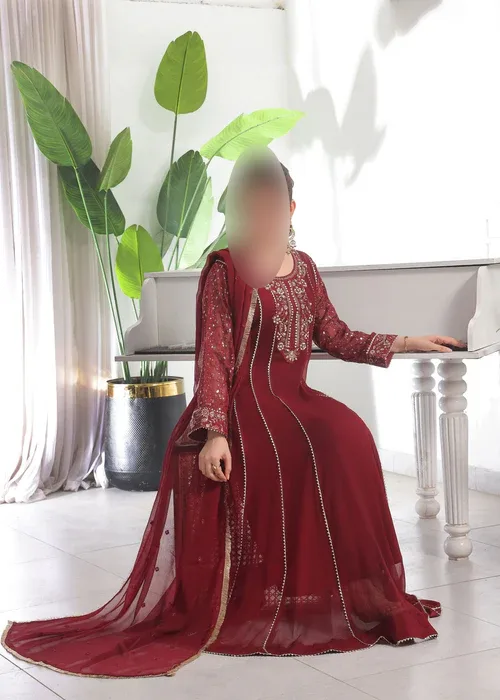Raani Maroon